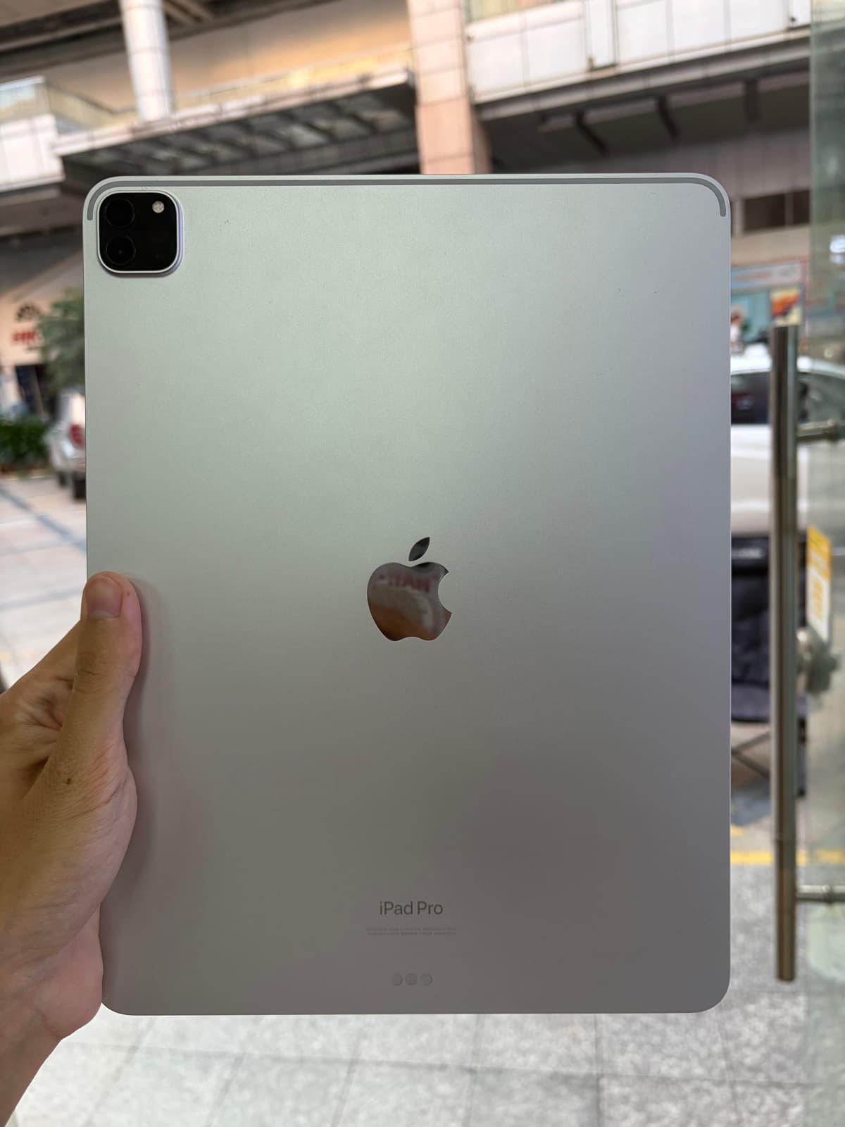 iPad Pro 12.9" (4th gen)